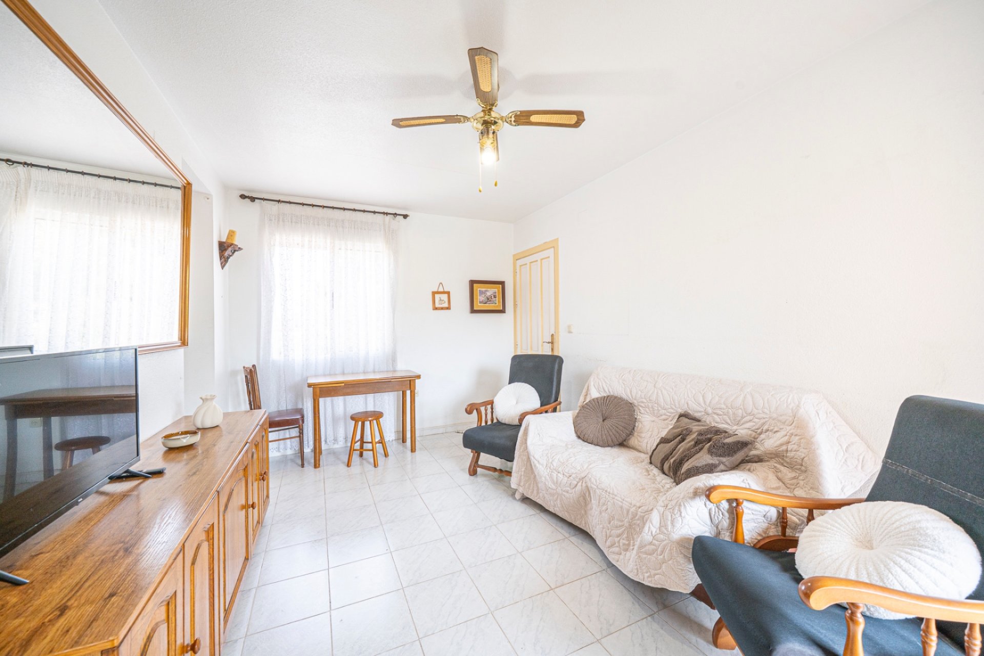 Reventa - Piso -
Torrevieja