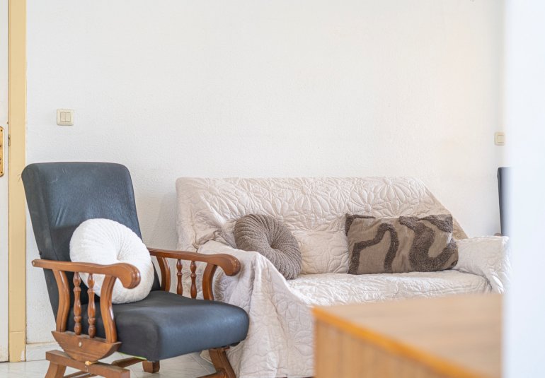 Reventa - Piso -
Torrevieja