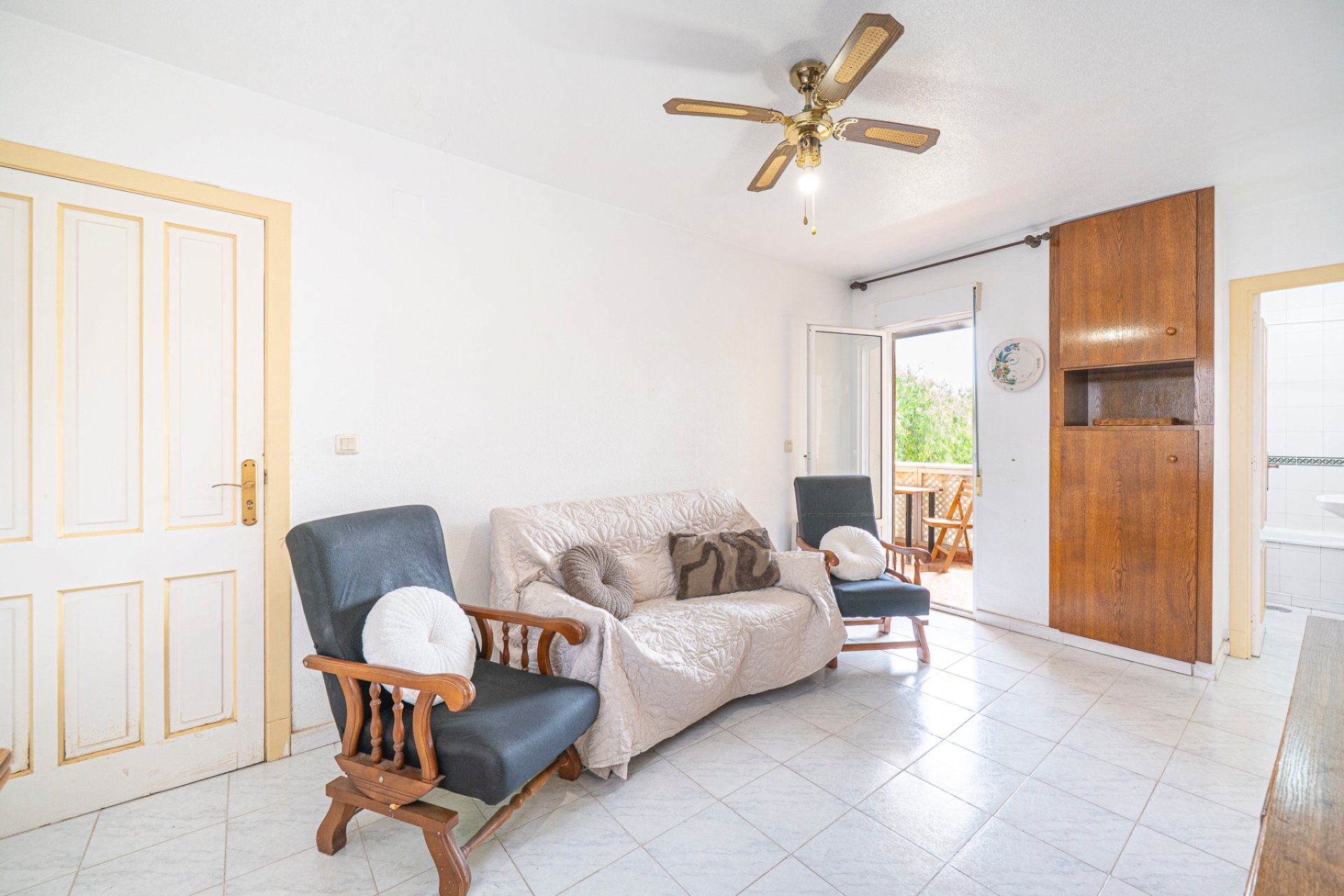 Reventa - Piso -
Torrevieja