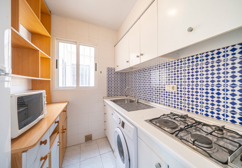 Reventa - Piso -
Torrevieja