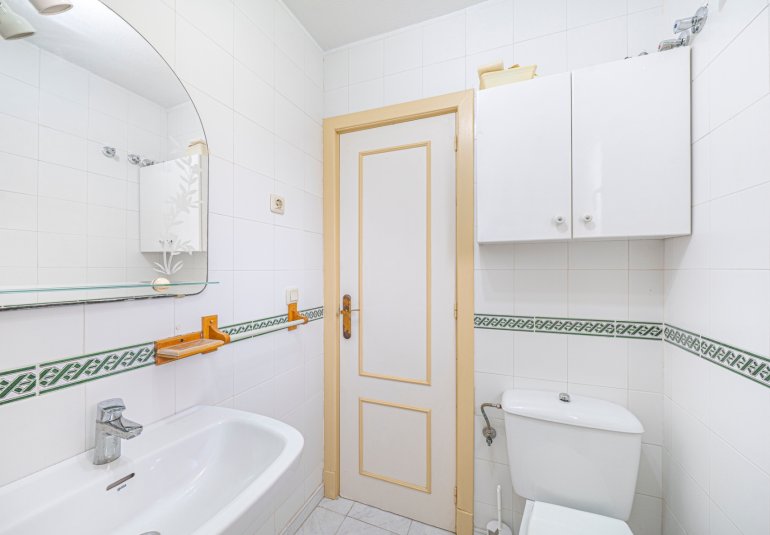 Reventa - Piso -
Torrevieja