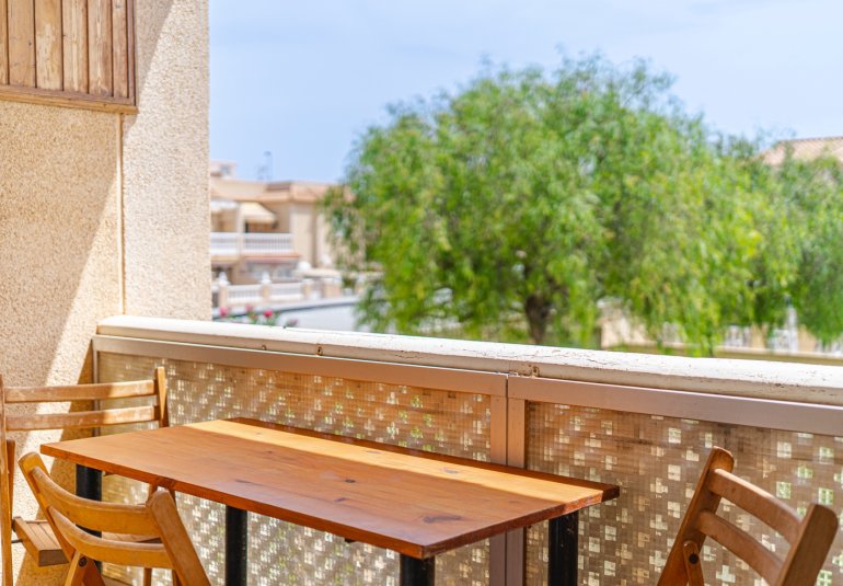Reventa - Piso -
Torrevieja