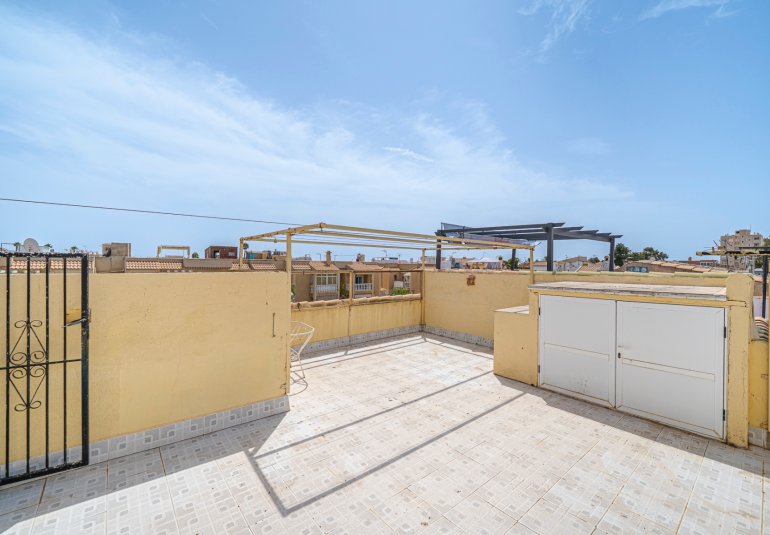 Reventa - Piso -
Torrevieja