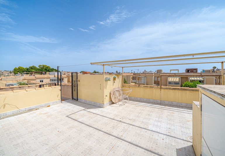 Reventa - Piso -
Torrevieja