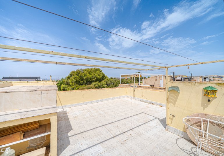 Reventa - Piso -
Torrevieja