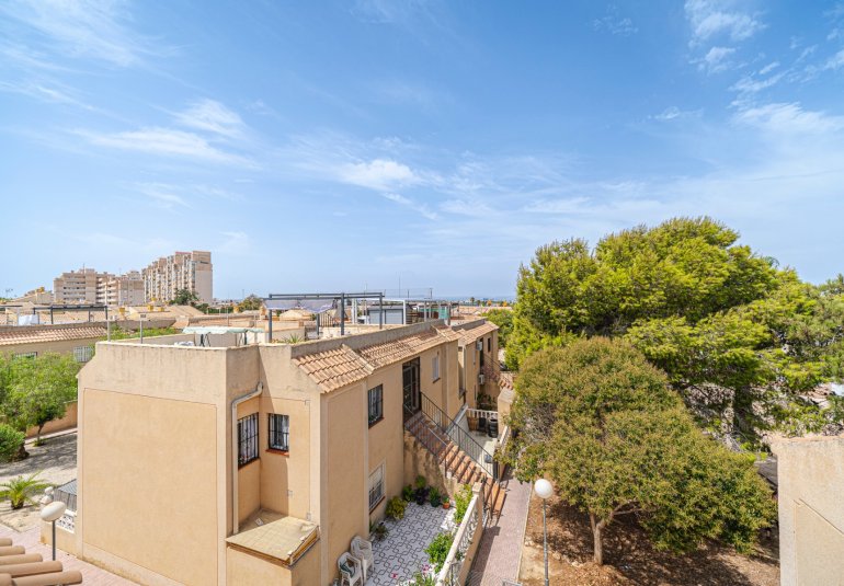 Reventa - Piso -
Torrevieja
