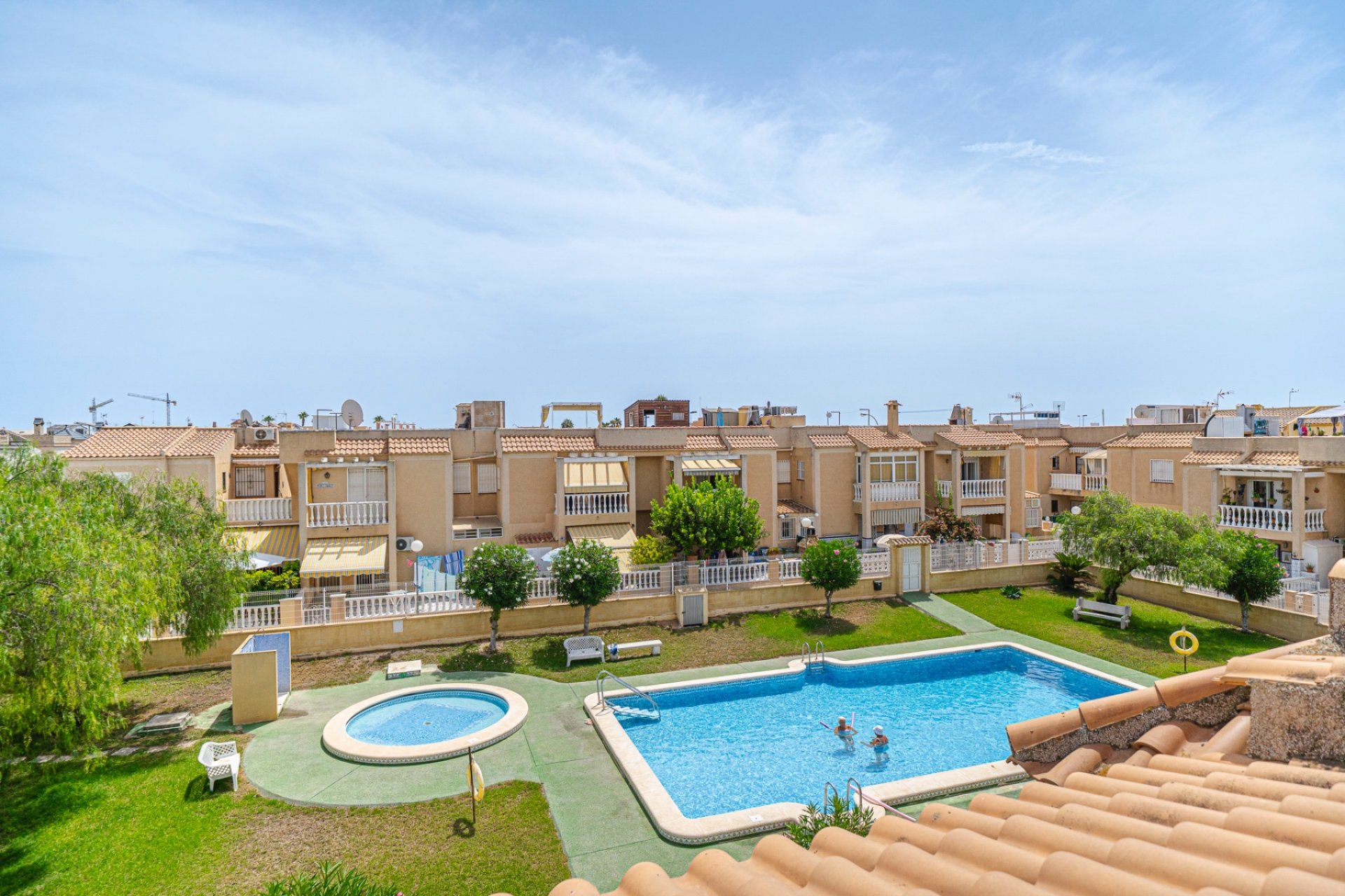 Reventa - Piso -
Torrevieja