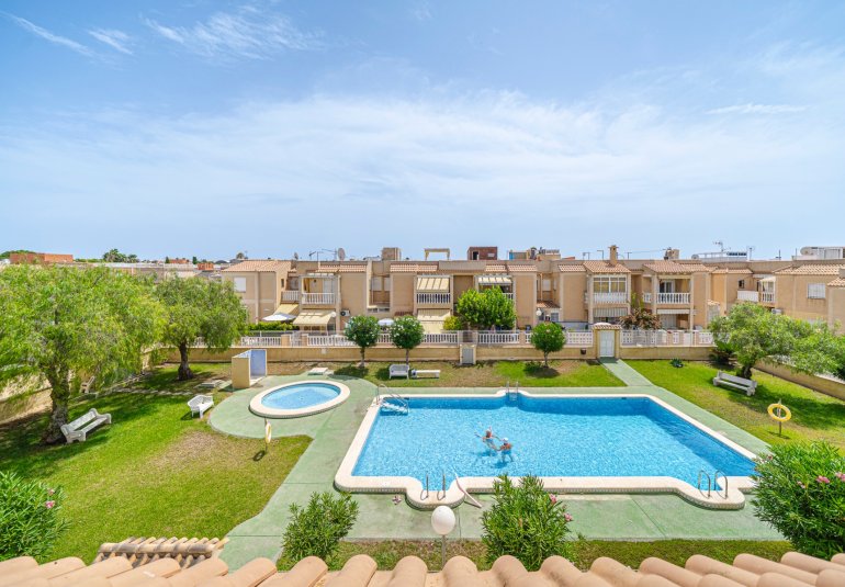 Reventa - Piso -
Torrevieja