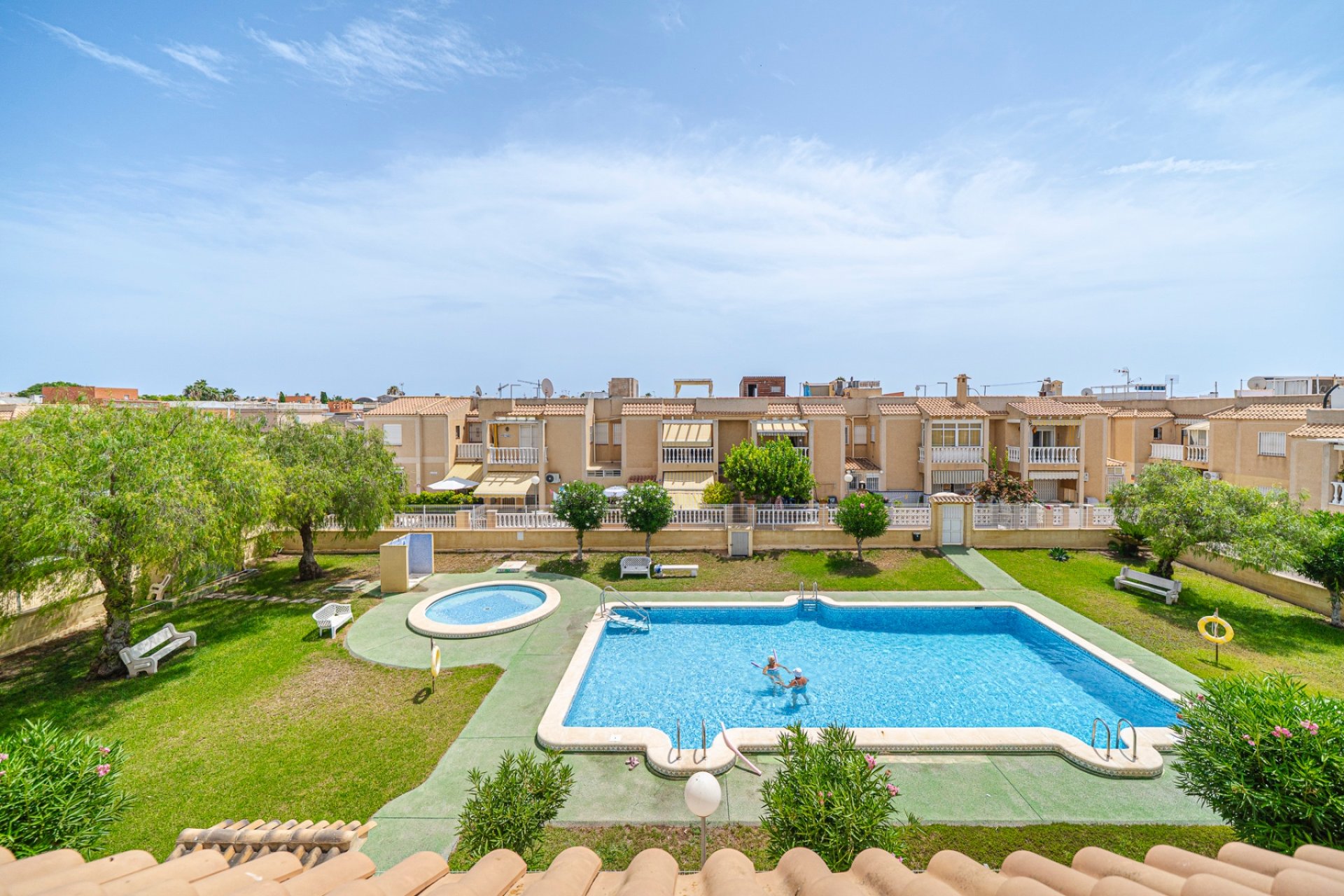 Reventa - Piso -
Torrevieja