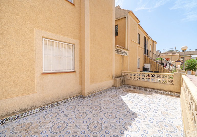 Reventa - Piso -
Torrevieja