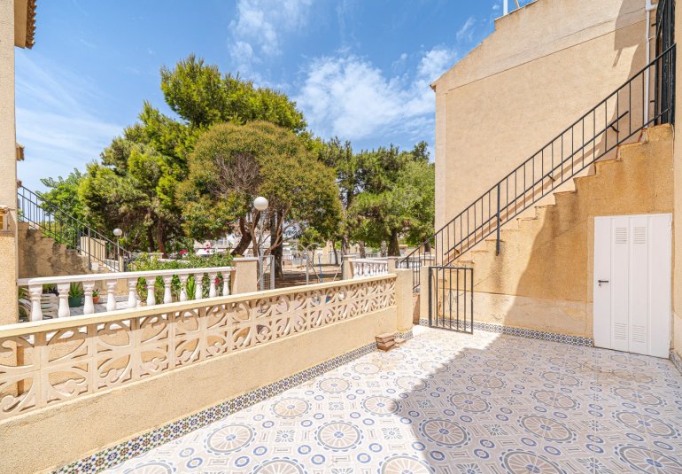 Reventa - Piso -
Torrevieja