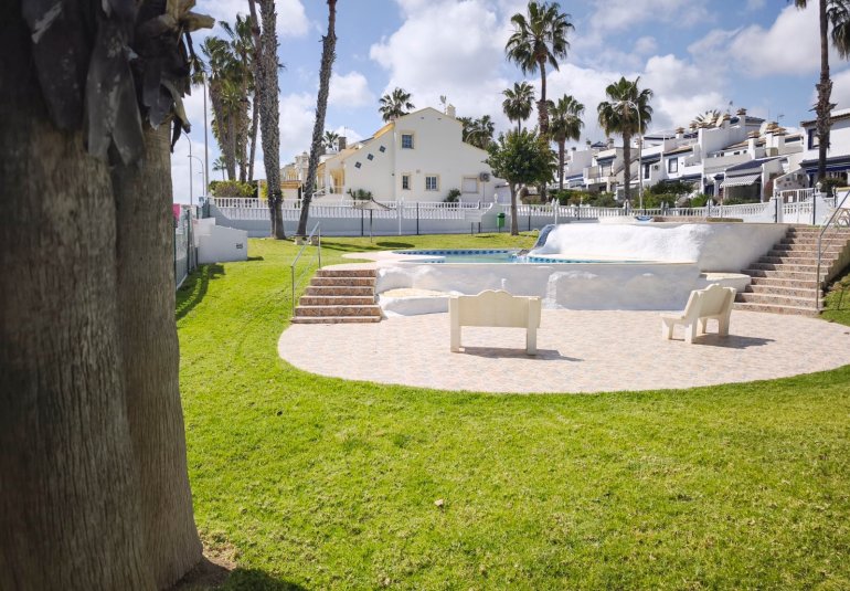 Reventa - Town House -
Villamartín