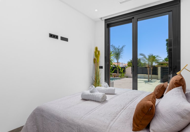 Reventa - Villa -
El Campello - El Amerador