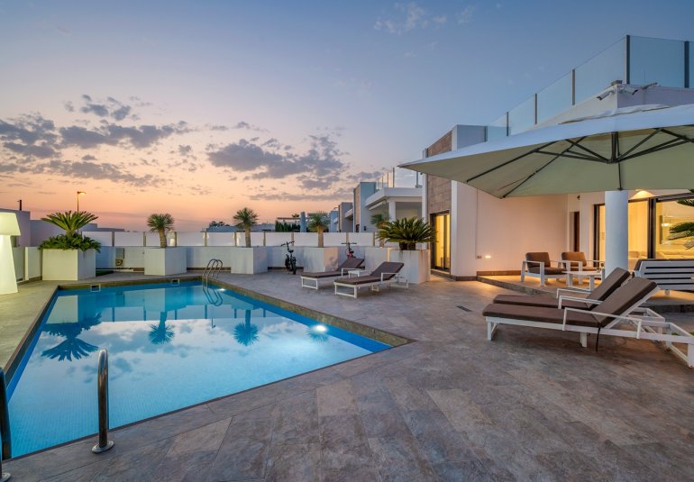 Reventa - Villa -
Orihuela Costa - Villamartín