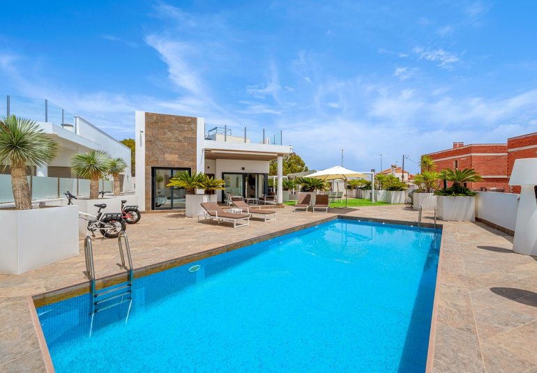 Reventa - Villa -
Orihuela Costa - Villamartín