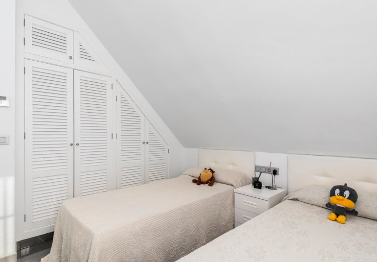 Reventa - Villa -
San Juan Alicante - Frank Espinós