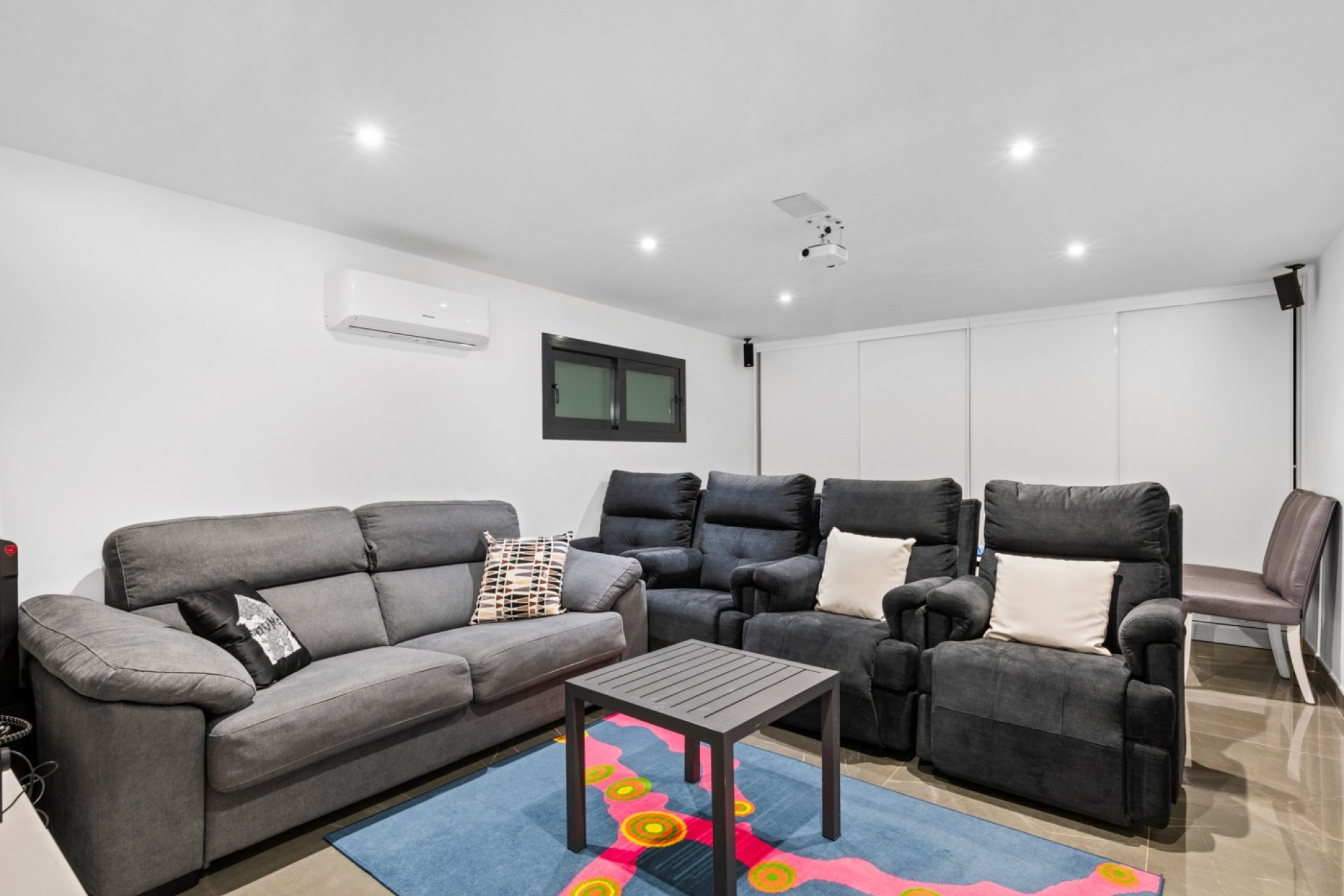 Reventa - Villa -
San Juan Alicante - Frank Espinós