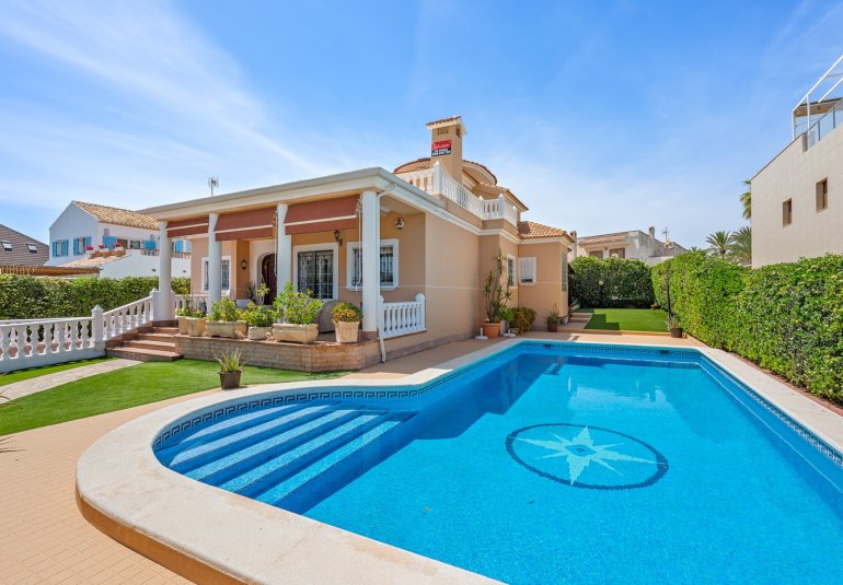 Reventa - Villa -
Torrevieja - La Mata