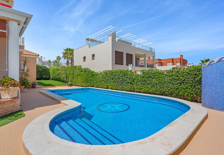 Reventa - Villa -
Torrevieja - La Mata