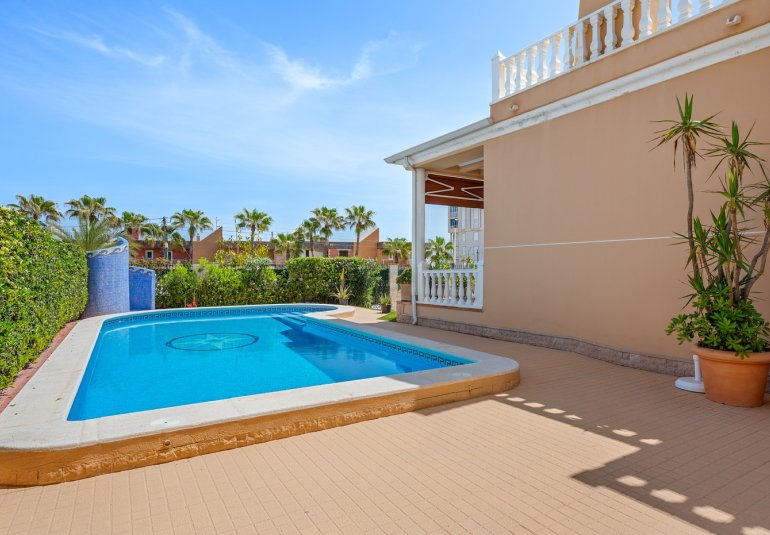 Reventa - Villa -
Torrevieja - La Mata
