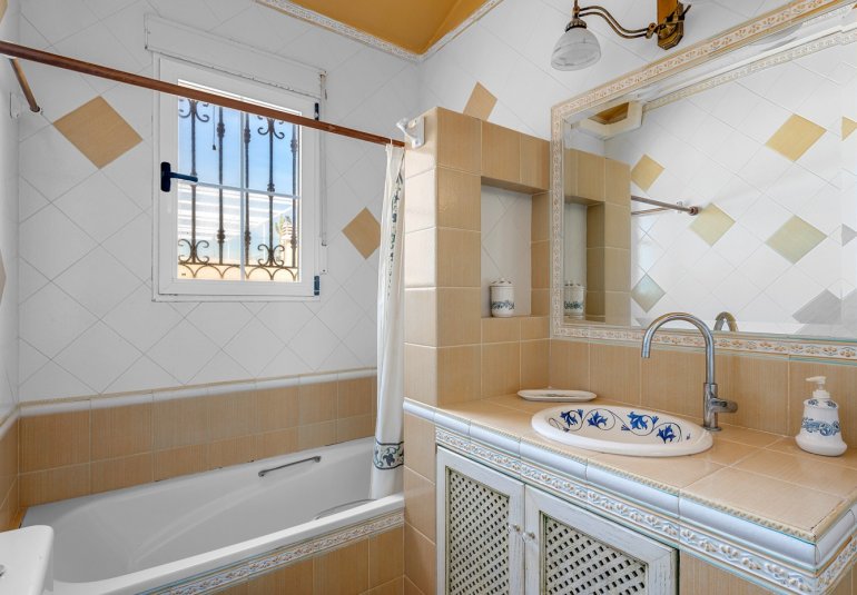 Reventa - Villa -
Torrevieja - La Mata