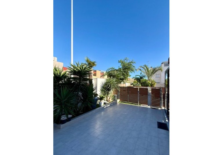 Reventa - Villa -
Torrevieja - La Mata