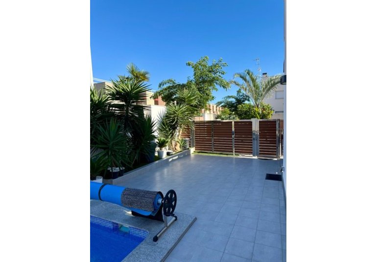 Reventa - Villa -
Torrevieja - La Mata