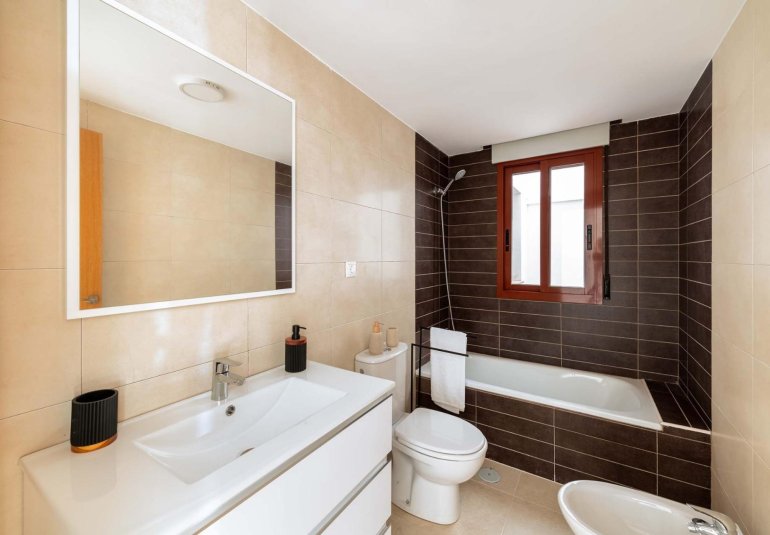 Rynek Pierwotny - Apartament -
Avileses - pueblo