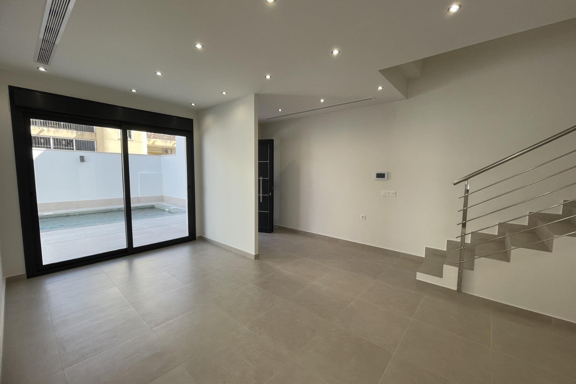 Rynek Pierwotny - Villa -
Almoradí - Heredades