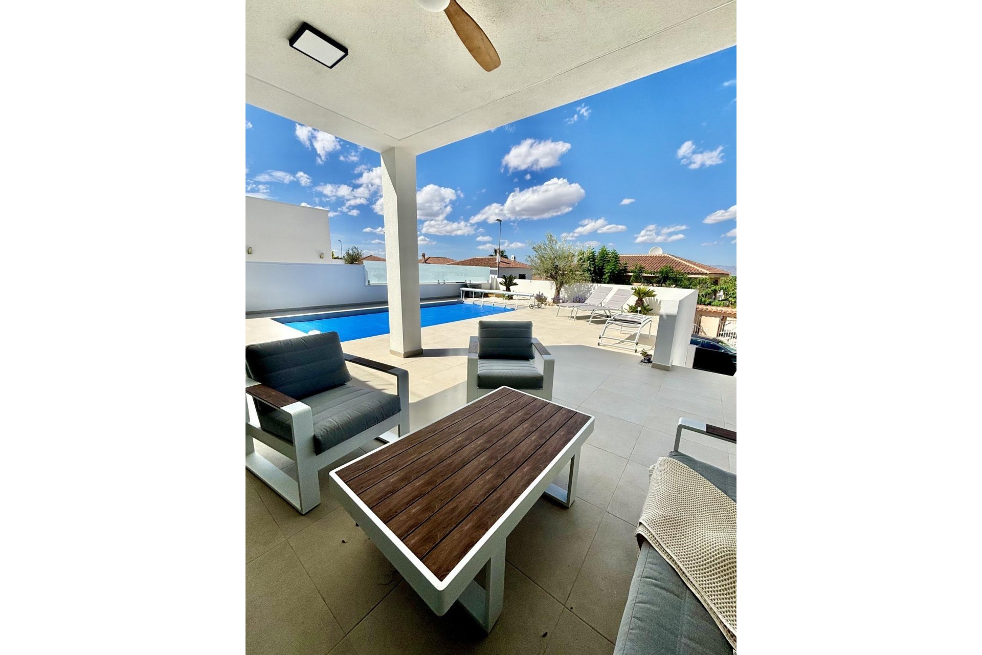 Rynek Pierwotny - Villa -
Benijofar - Pueblo