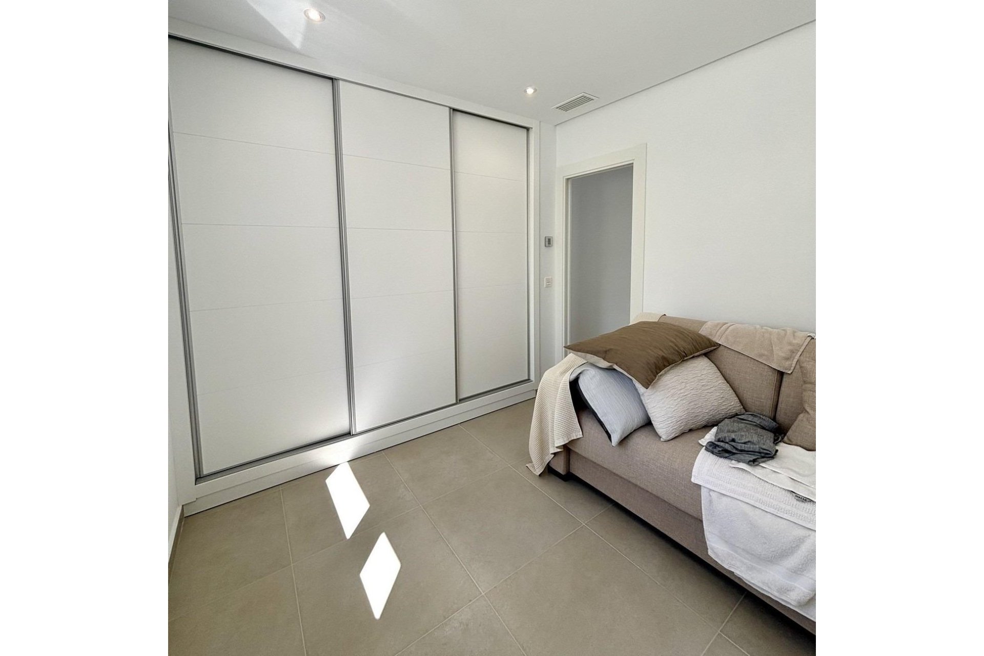 Rynek Pierwotny - Villa -
Benijofar - Pueblo