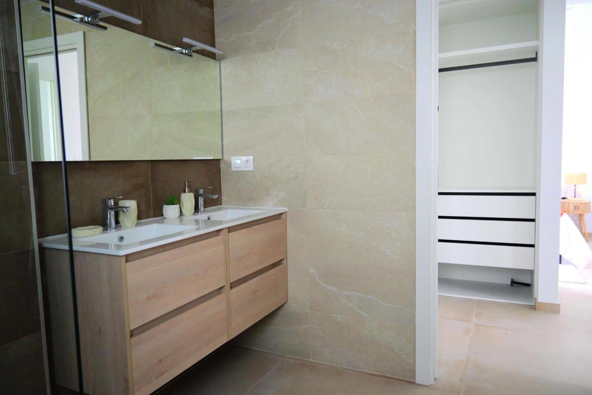 Rynek Pierwotny - Villa -
Dolores - polideportivo