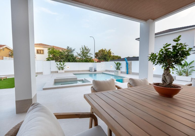 Rynek Pierwotny - Villa -
Orihuela Costa - Campoamor