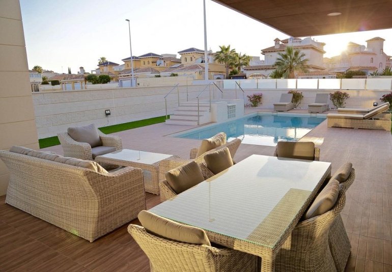 Rynek Pierwotny - Villa -
Orihuela Costa - Dehesa de campoamor