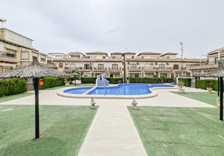 Rynek Wtórny - Bungalow -
Orihuela Costa