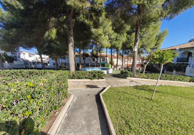 Rynek Wtórny - Bungalow -
Torrevieja - Lago jardin