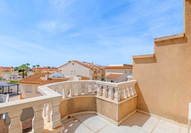 Rynek Wtórny - Kamienica -
Ciudad Quesada - Rojales - Doña pepa