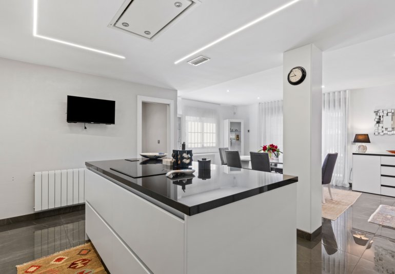 Rynek Wtórny - Villa -
San Juan Alicante - Frank Espinós