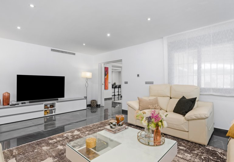 Rynek Wtórny - Villa -
San Juan Alicante - Frank Espinós