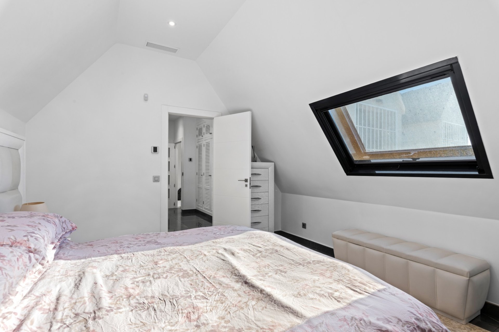 Rynek Wtórny - Villa -
San Juan Alicante - Frank Espinós