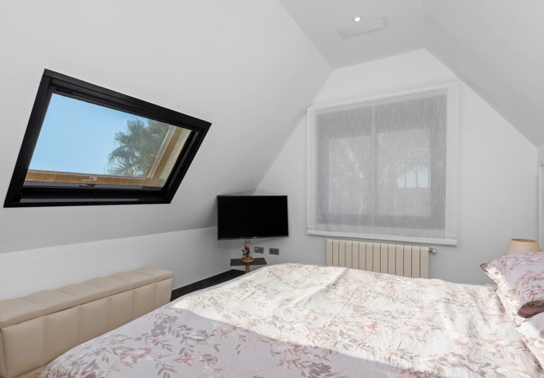 Rynek Wtórny - Villa -
San Juan Alicante - Frank Espinós
