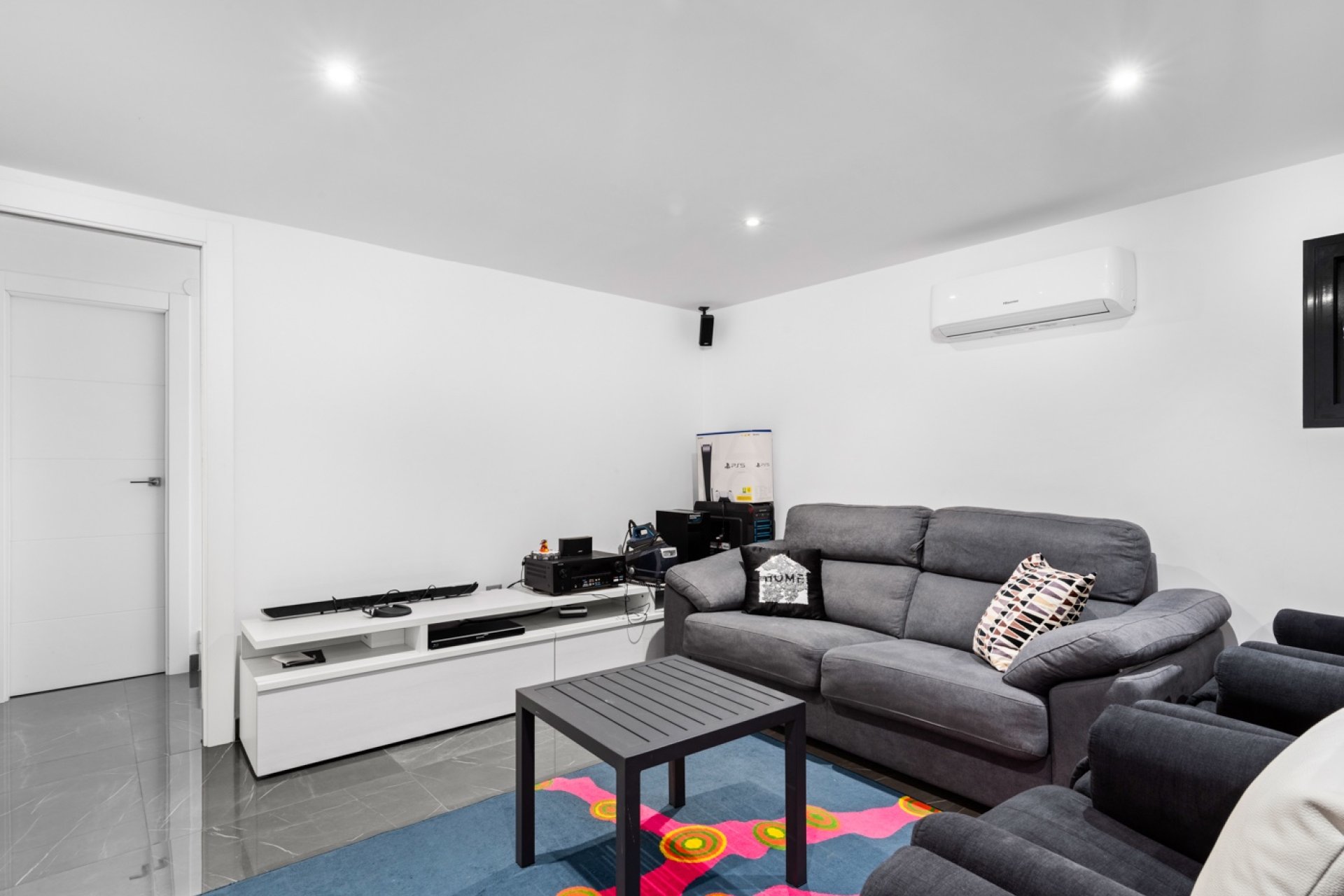 Rynek Wtórny - Villa -
San Juan Alicante - Frank Espinós