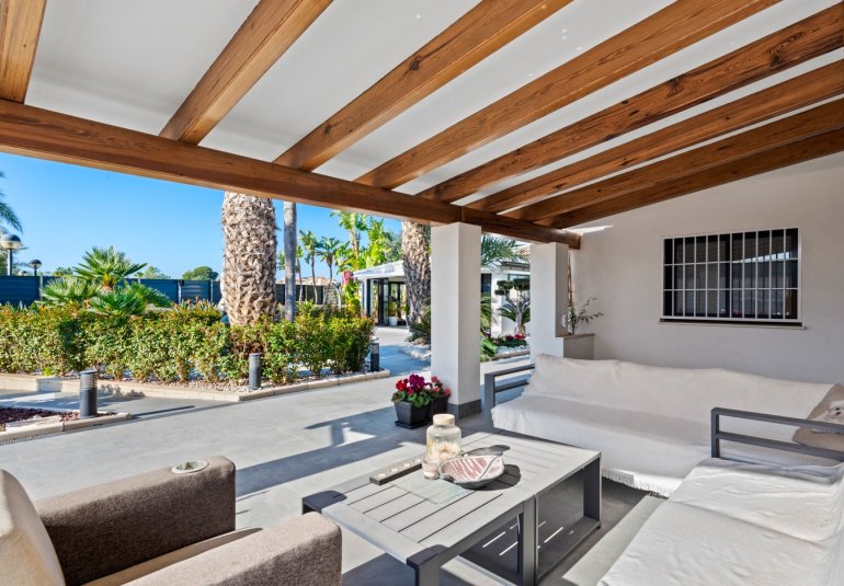 Rynek Wtórny - Villa -
San Juan Alicante - Frank Espinós