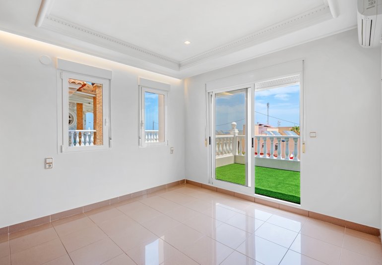 Rynek Wtórny - Villa -
Torrevieja