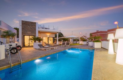 Villa - Resale - Orihuela Costa -
                Villamartín