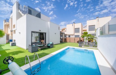 Villa - Reventa - Torrevieja -
                Torrevieja